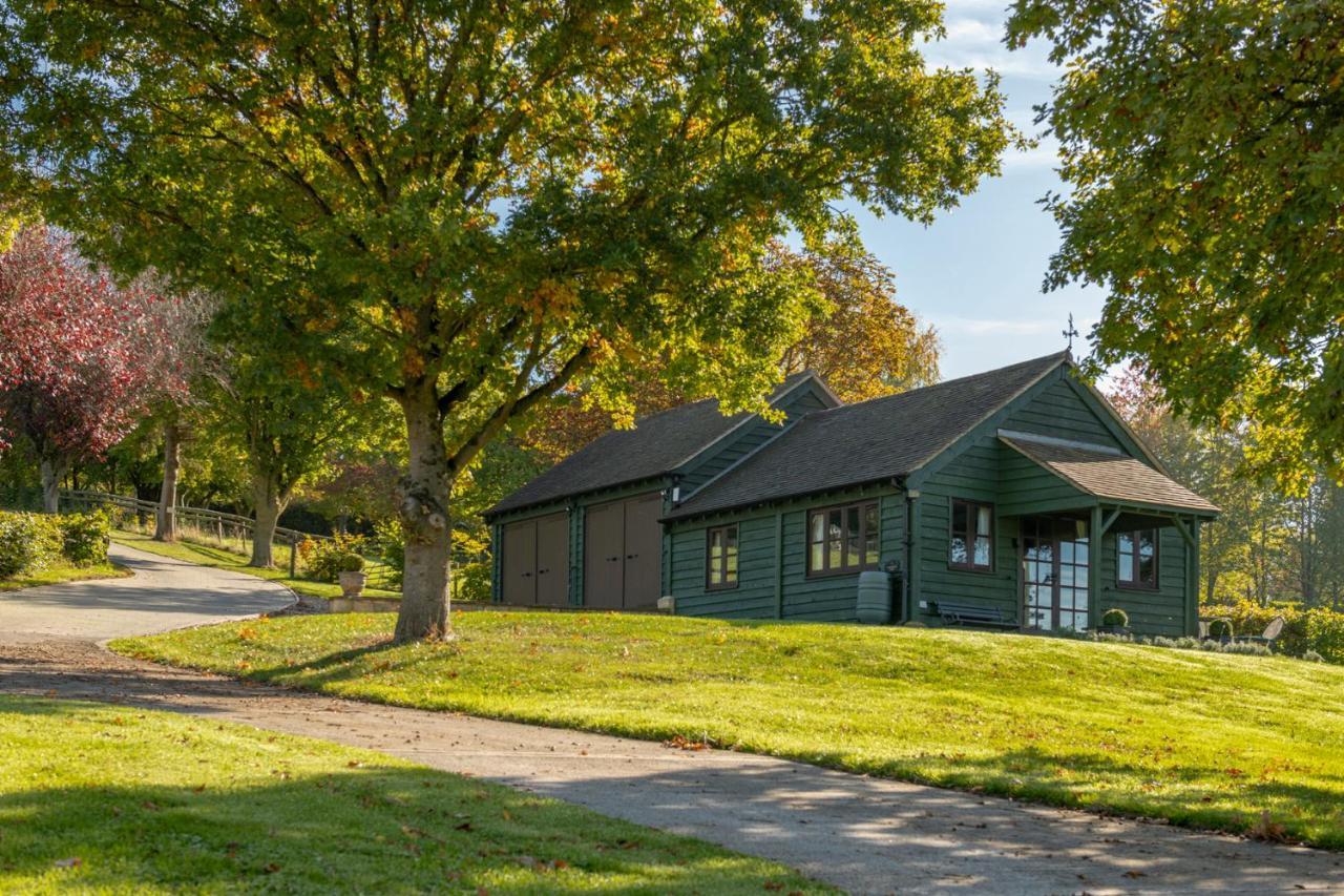 Beautiful Cottage With Stunning Views In Box Box  Exteriör bild