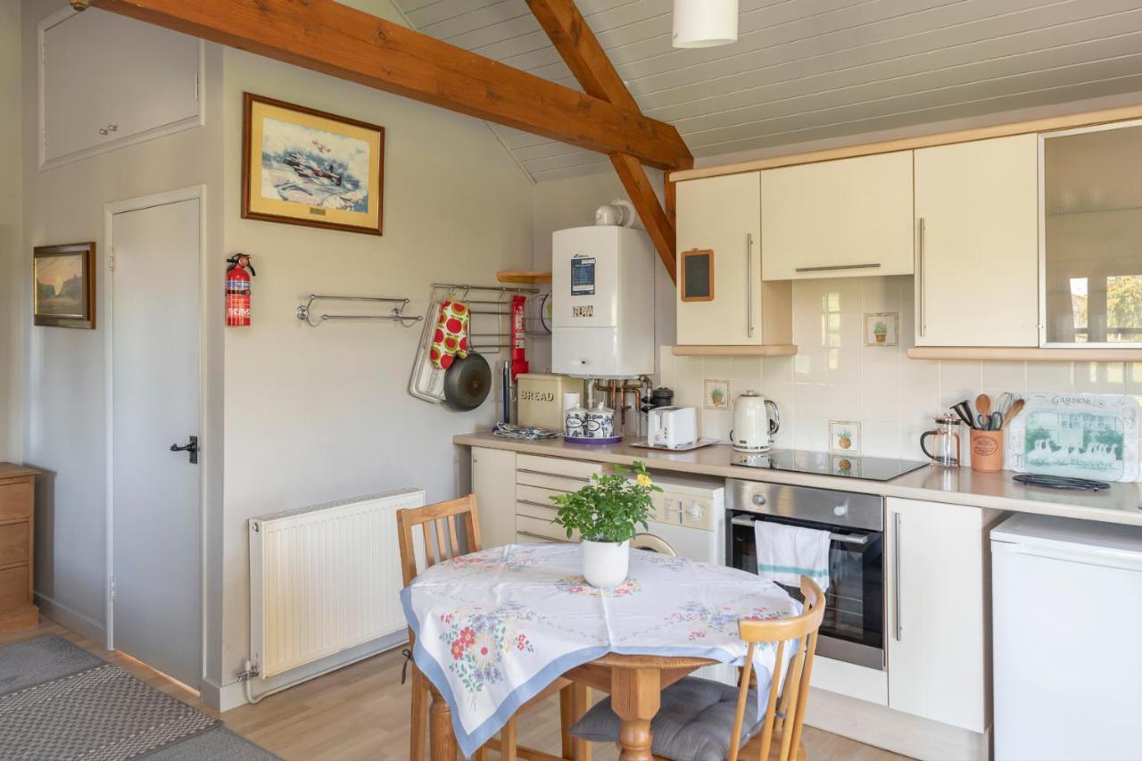 Beautiful Cottage With Stunning Views In Box Box  Exteriör bild