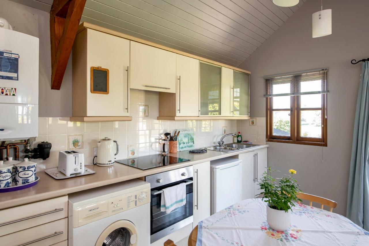 Beautiful Cottage With Stunning Views In Box Box  Exteriör bild